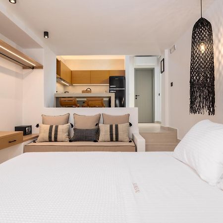 Sunsal Luxury Studios - Sky Náousa Eksteriør billede
